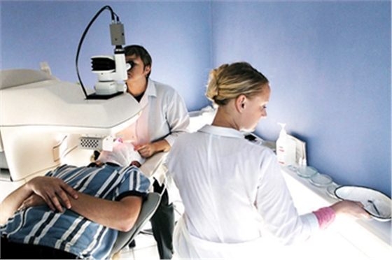 准分子激光治疗近视眼对人的眼睛有无损害有无